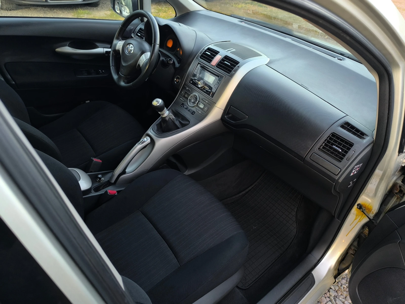 Toyota Auris 2.0D4D-126��-6 ��������-�����������-������-KEYLESS | Mobile.bg � ����������� 14