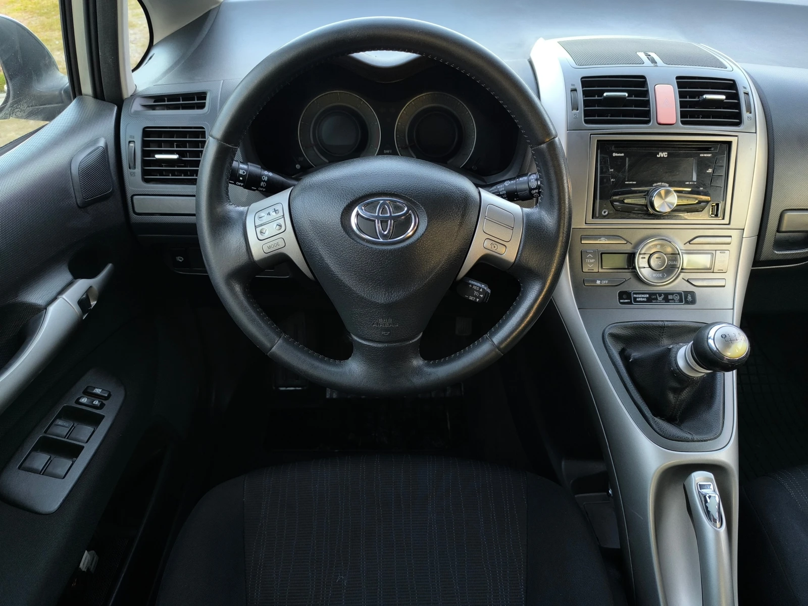 Toyota Auris 2.0D4D-126��-6 ��������-�����������-������-KEYLESS | Mobile.bg � ����������� 11
