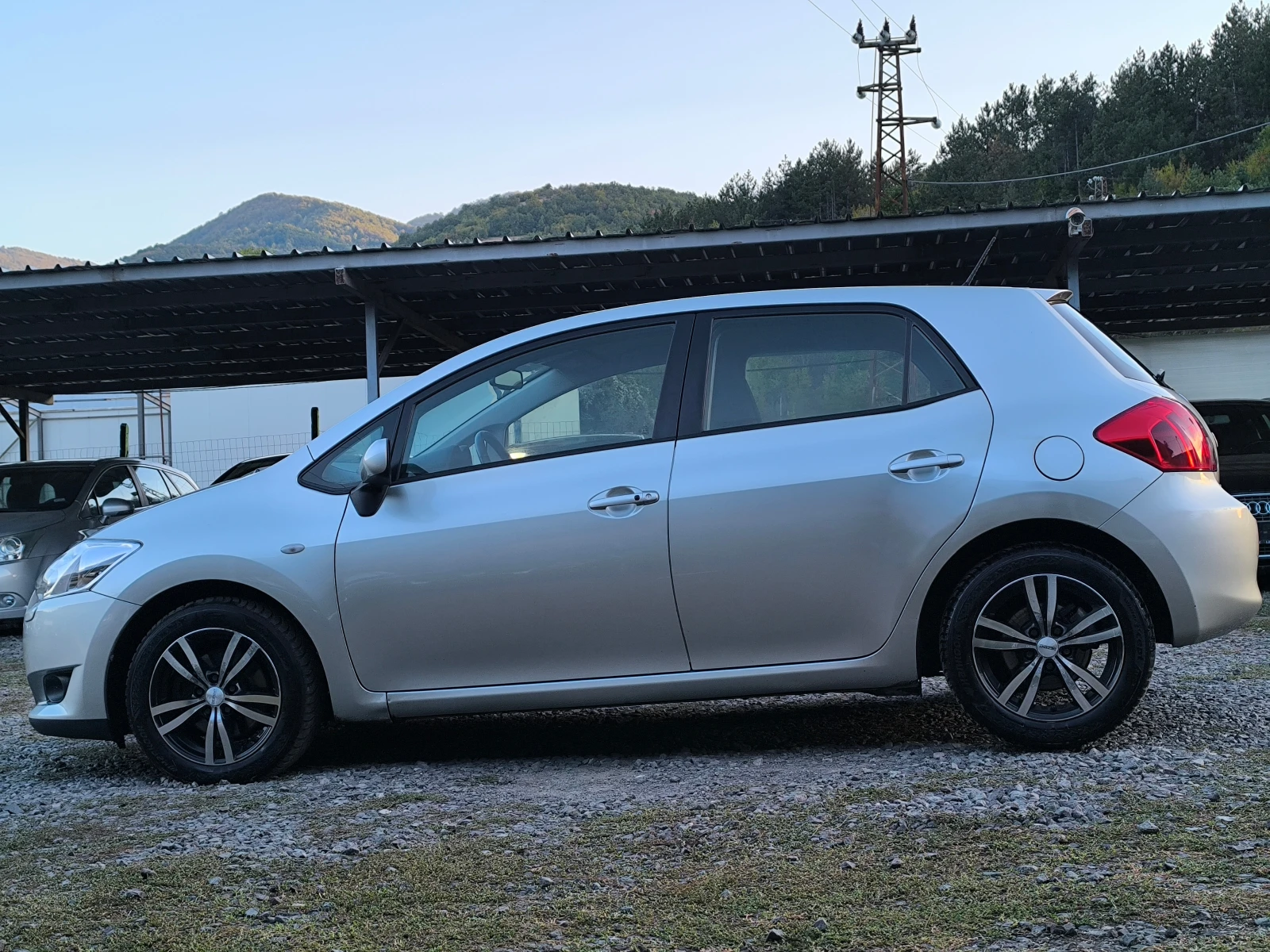 Toyota Auris 2.0D4D-126��-6 ��������-�����������-������-KEYLESS | Mobile.bg � ����������� 6