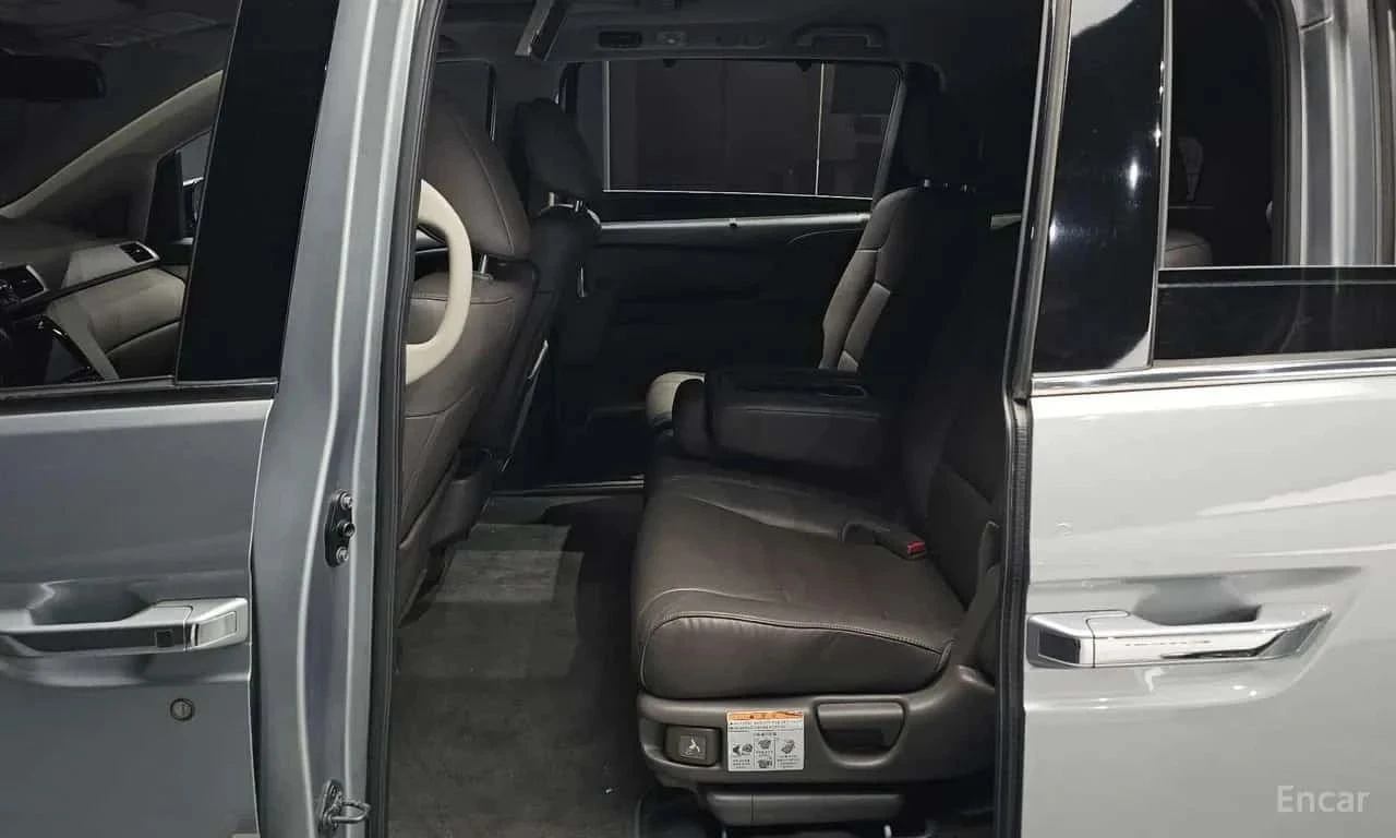 Honda Odyssey, снимка 12 - Автомобили и джипове - 56688074
