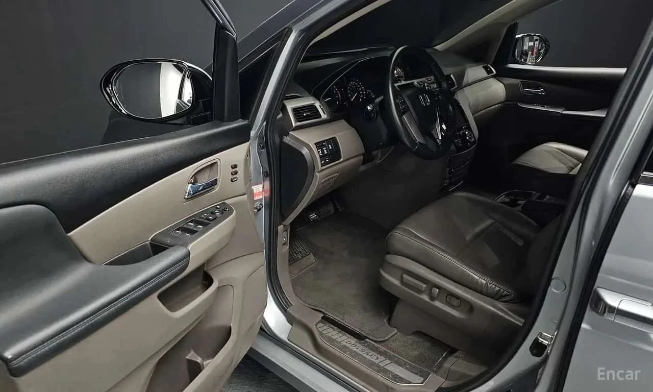 Honda Odyssey, снимка 11 - Автомобили и джипове - 56688074
