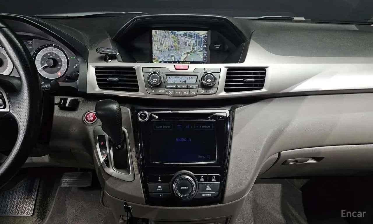 Honda Odyssey, снимка 14 - Автомобили и джипове - 56688074