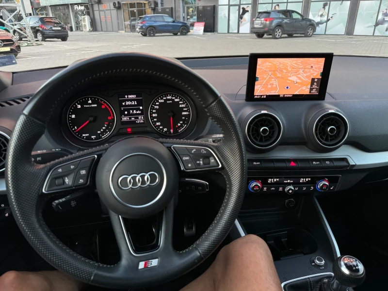 Audi Q2 35* 2.0TDI* S-LINE* PANO* , снимка 12 - Автомобили и джипове - 47473209