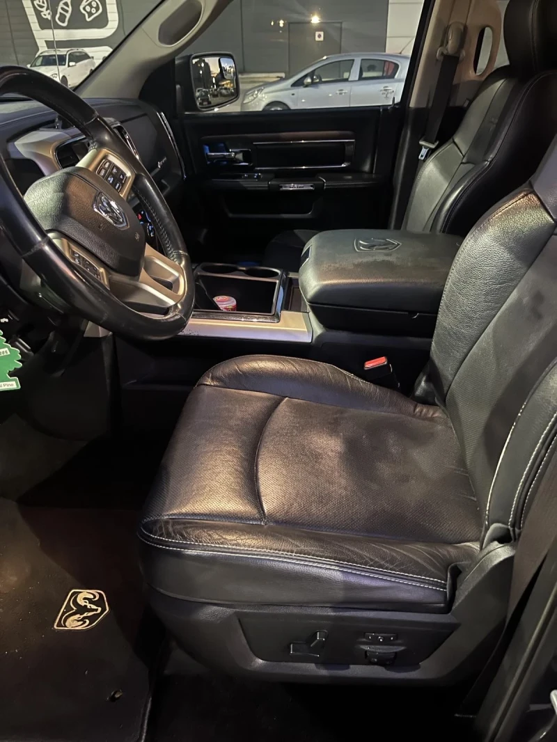 Dodge RAM 1500 Laramie EcoDiesel 3.0, снимка 4 - Автомобили и джипове - 52500514