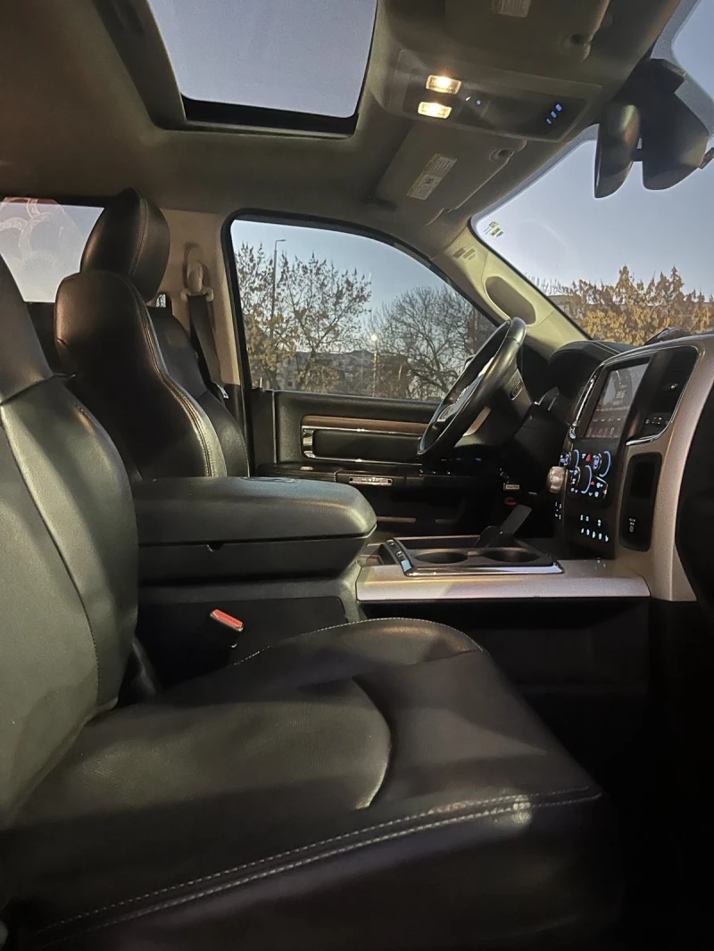Dodge RAM 1500 Laramie EcoDiesel 3.0, снимка 5 - Автомобили и джипове - 52500514