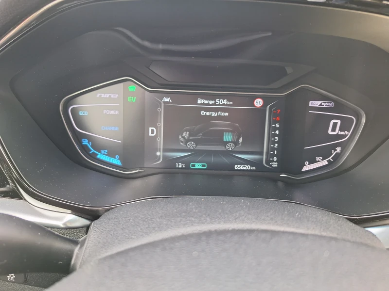 Kia Niro, снимка 11 - Автомобили и джипове - 52415701