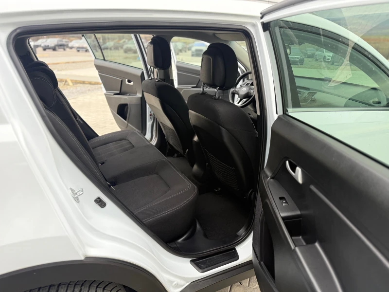 Kia Sportage 1.7crdi 116 ks СОБСТВЕН ЛИЗИНГ !!!, снимка 10 - Автомобили и джипове - 52654899