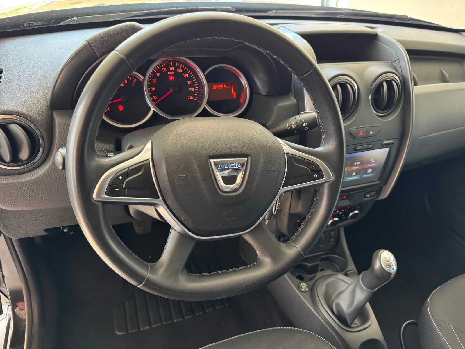Dacia Duster 1.6i-LPG  Пълна Сервизна История! - изображение 10
