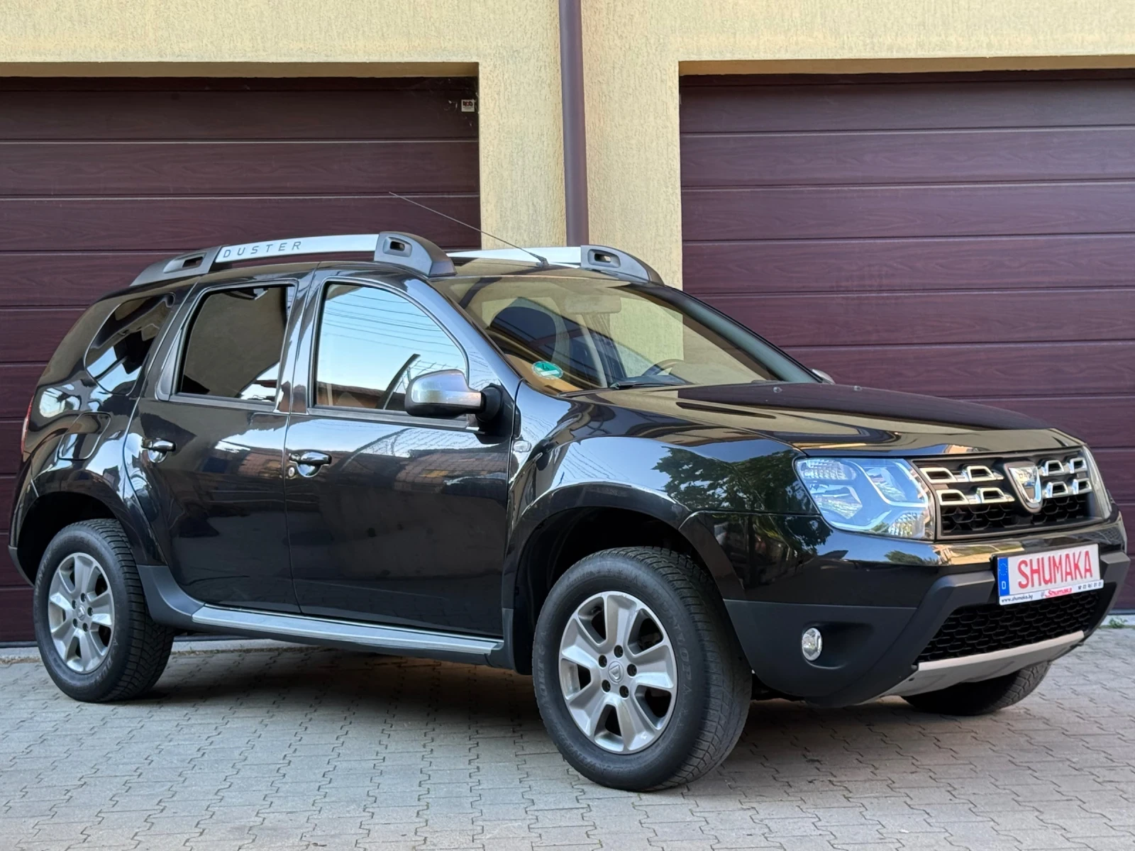 Dacia Duster 1.6i-LPG  Пълна Сервизна История! - изображение 3
