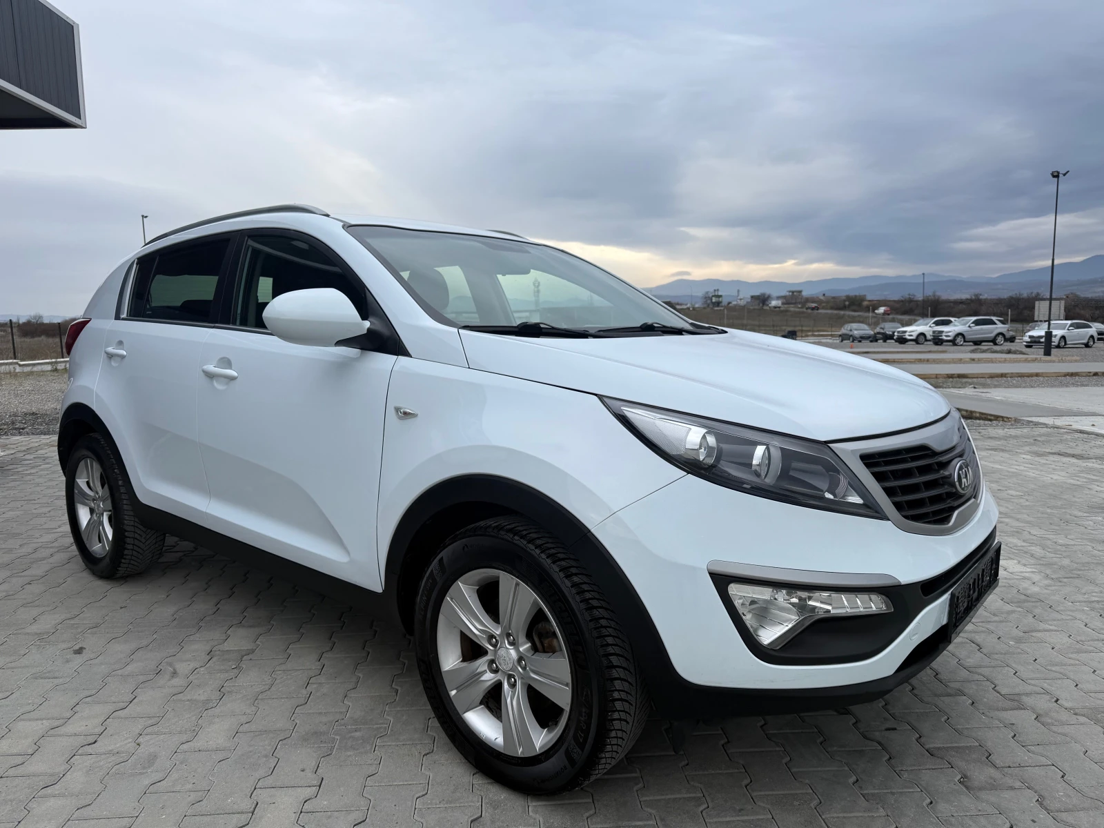 Kia Sportage 1.7crdi 116 ks СОБСТВЕН ЛИЗИНГ !!! - изображение 3