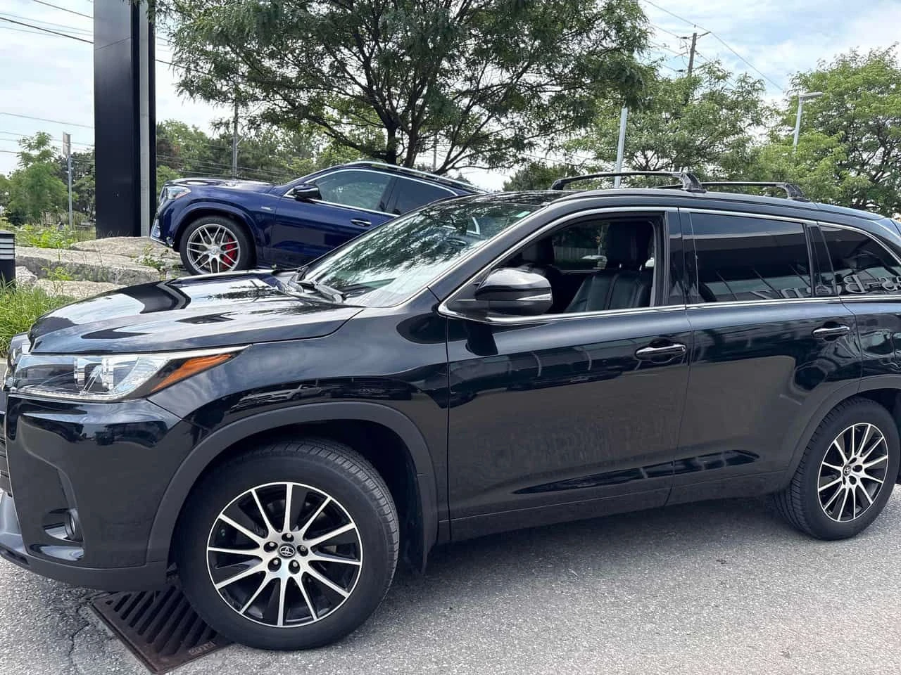 Toyota Highlander * XLE * CARFAX * ОПЦИЯ ЗА ФИНАНСИРАНЕ, снимка 2 - Автомобили и джипове - 55338782