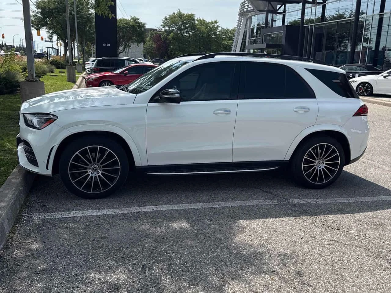 Mercedes-Benz GLE 4MATIC* DISTRINIC* BURMESTER* HUD* , снимка 2 - Автомобили и джипове - 55579628