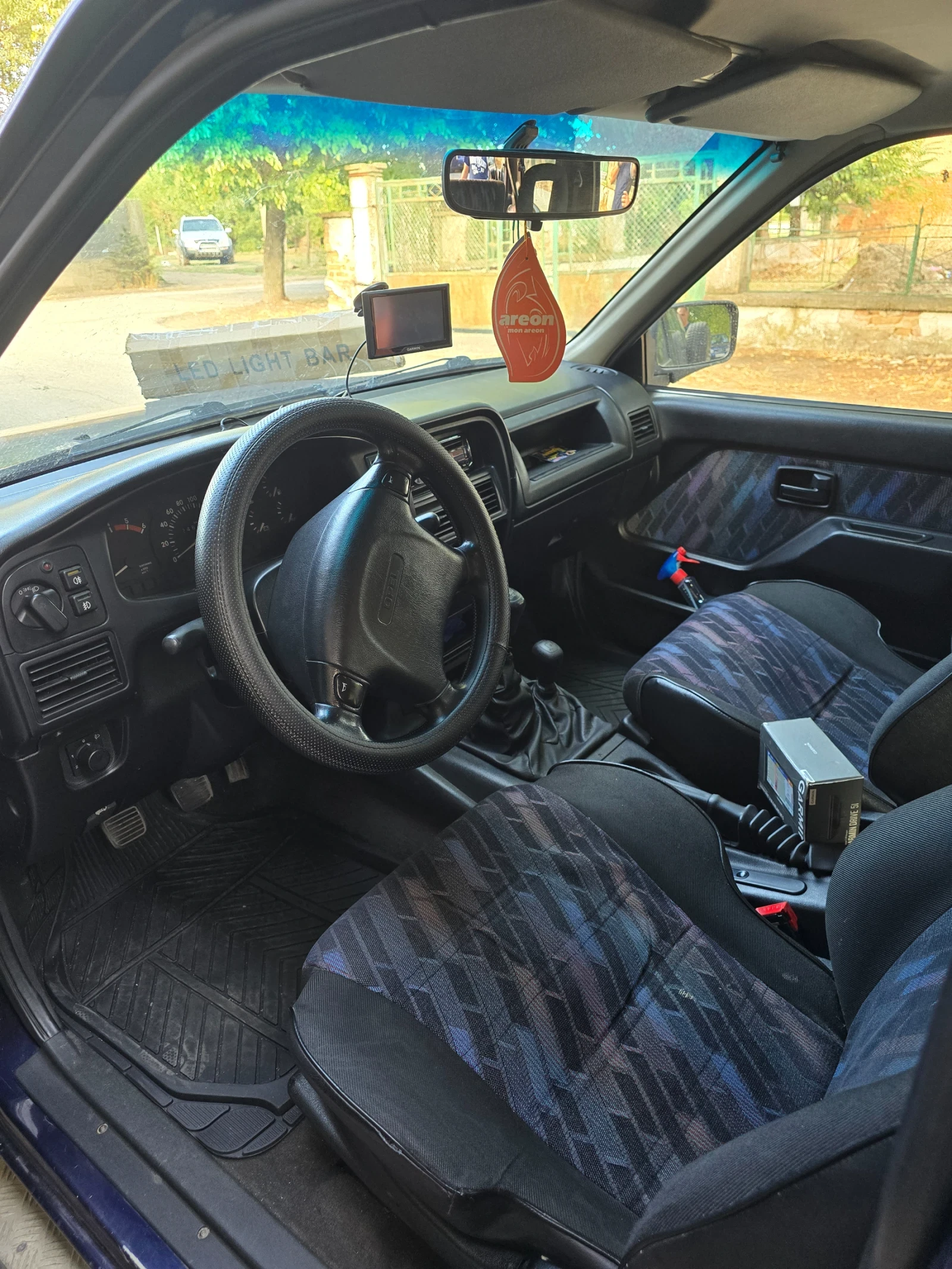 Opel Frontera, снимка 2 - Автомобили и джипове - 55613731