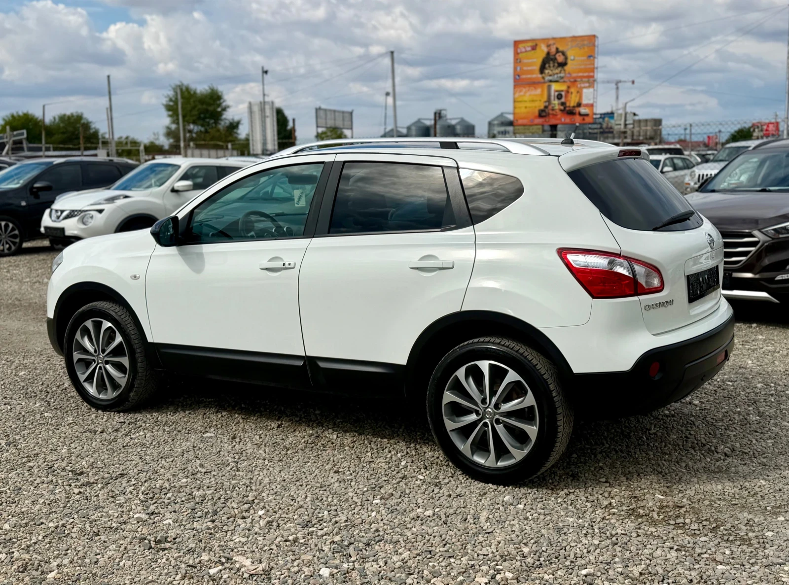 Nissan Qashqai 1.5dCi* N-Tec* BOsE* Keyless-Go* ЛИЗИНГ  * , снимка 6 - Автомобили и джипове - 56277446