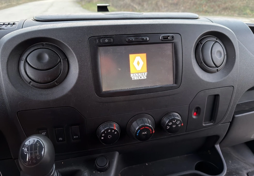 Renault Master 2.3DCi* ХЛАДИЛЕН* 4.35м* ДВ.ГУМА* КЛИМА* 3.5т - изображение 9