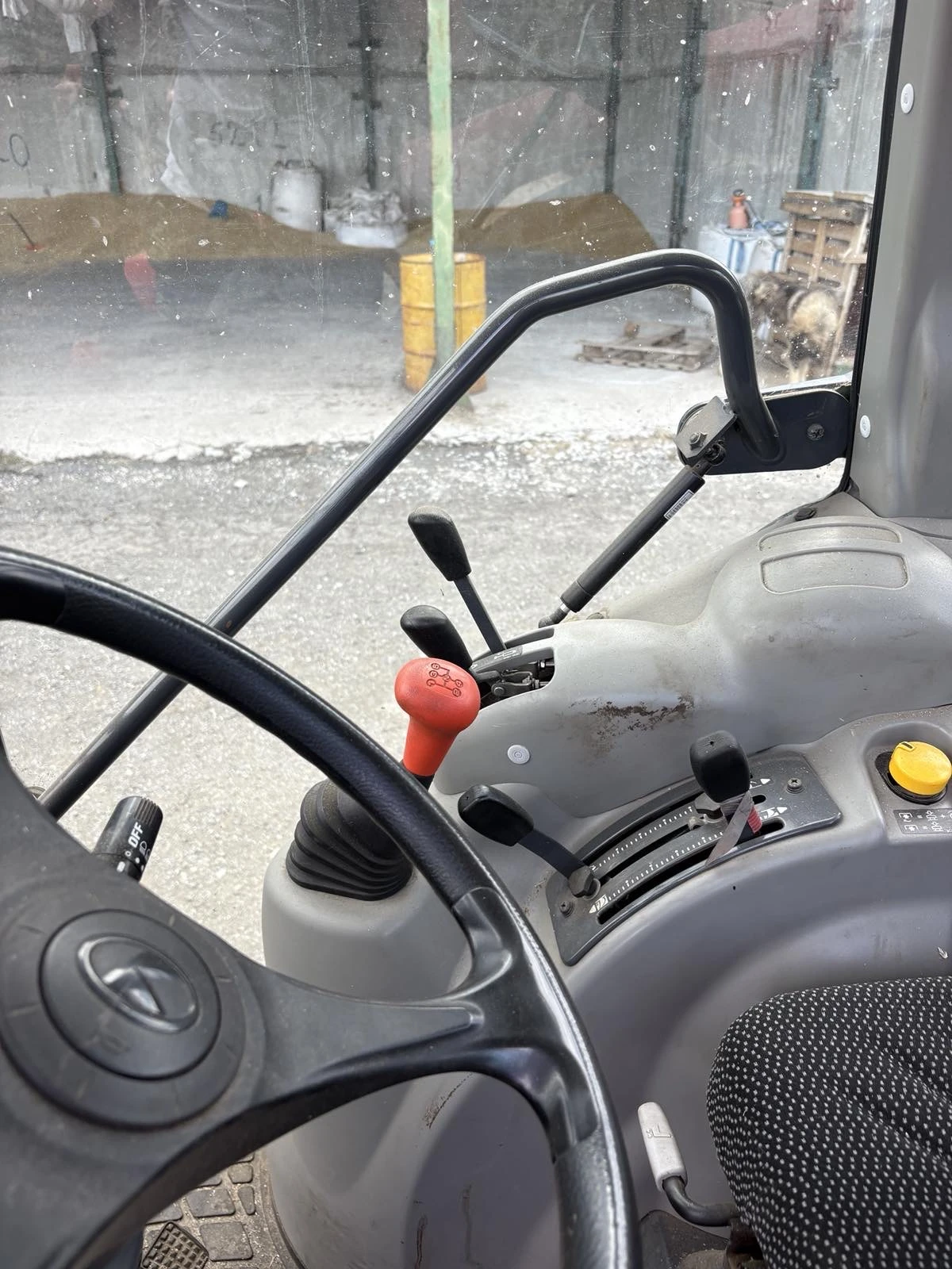 Трактор Kubota M 8540 N  - изображение 8