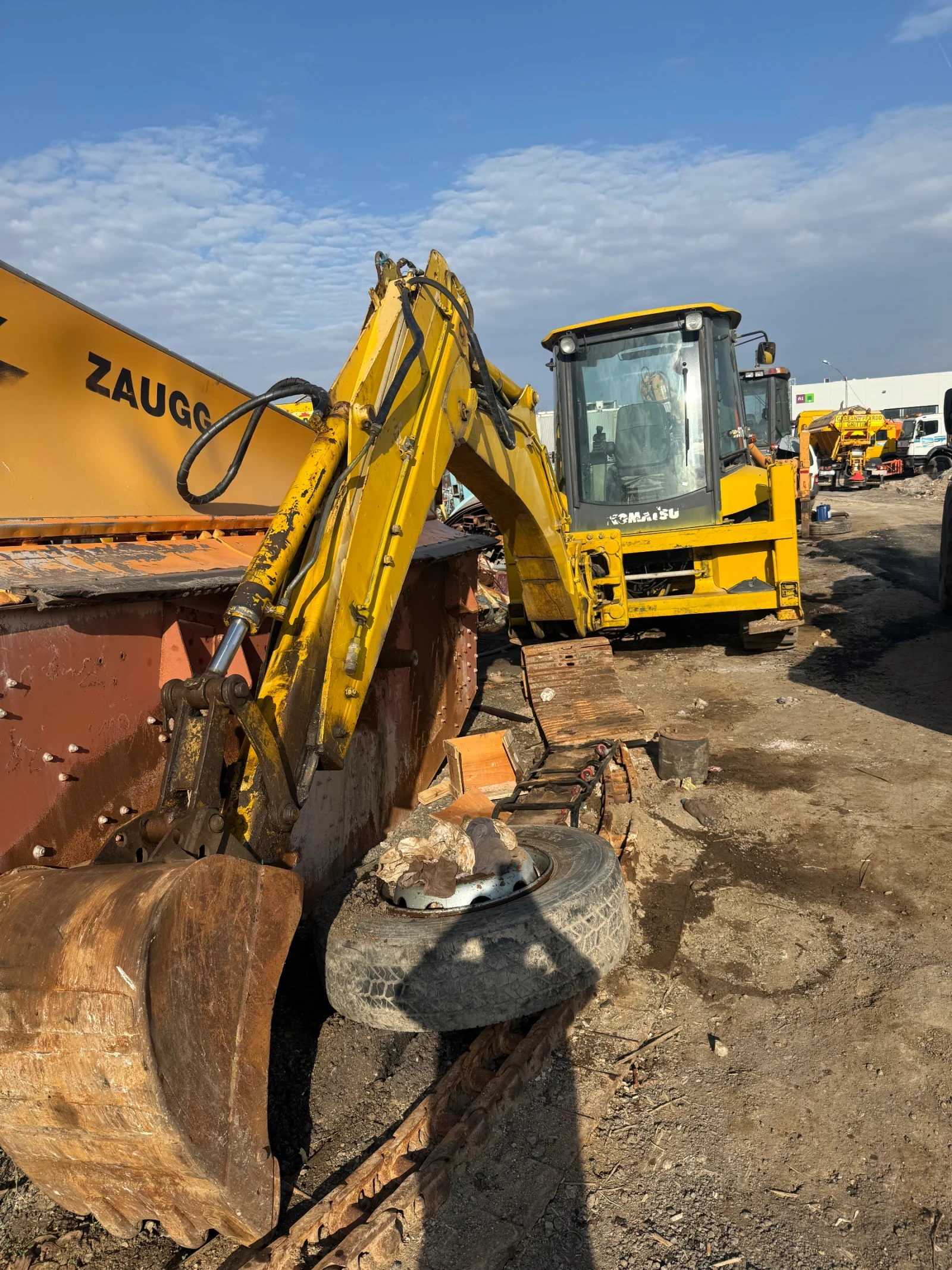 Багер Komatsu WB91, снимка 2 - Индустриална техника - 54062685