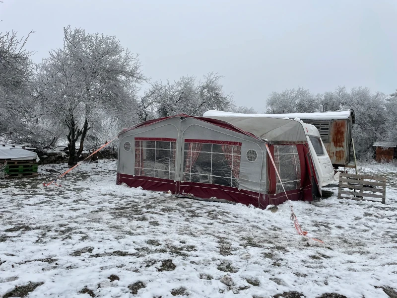 Каравана Burstner TK530, снимка 8 - Каравани и кемпери - 53058976