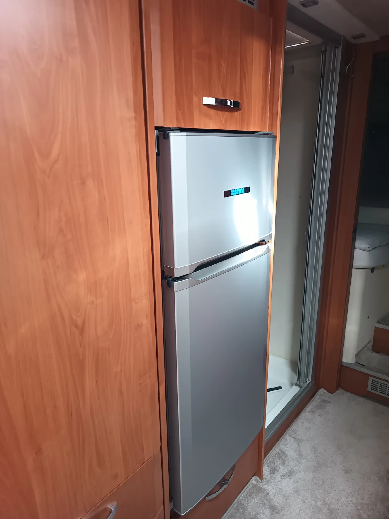 ������ Phoenix Liner 8000 | Mobile.bg � ����������� 10