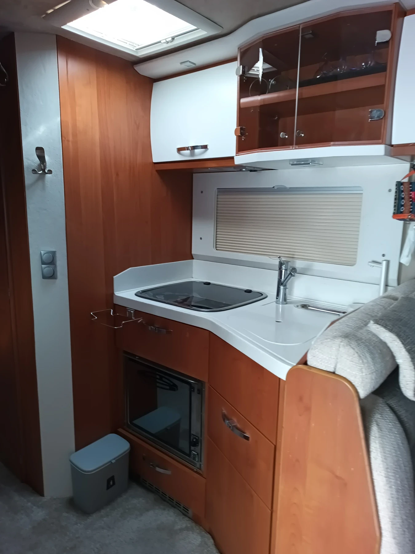 ������ Phoenix Liner 8000 | Mobile.bg � ����������� 9