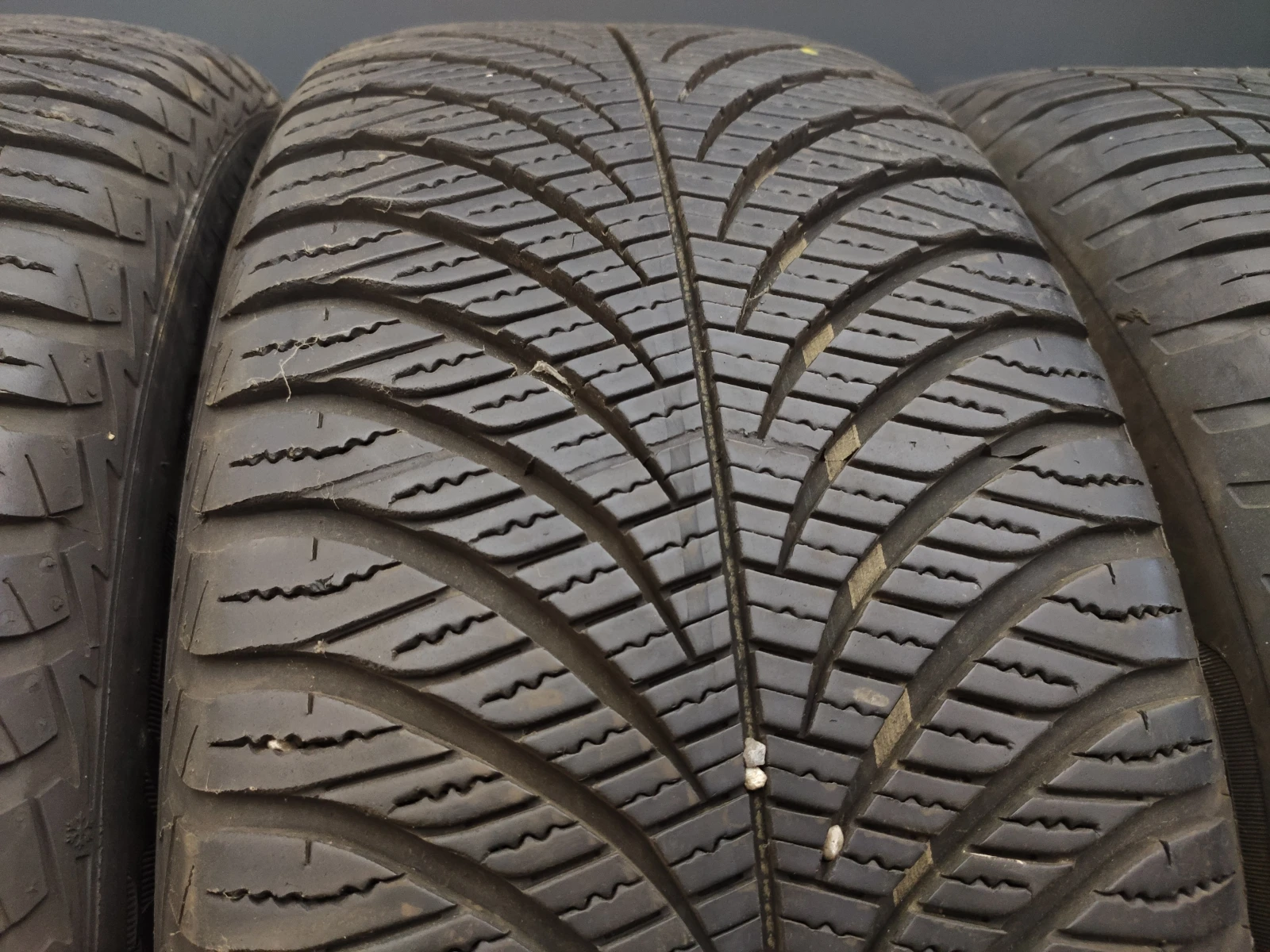  235/55R17 | Mobile.bg   3