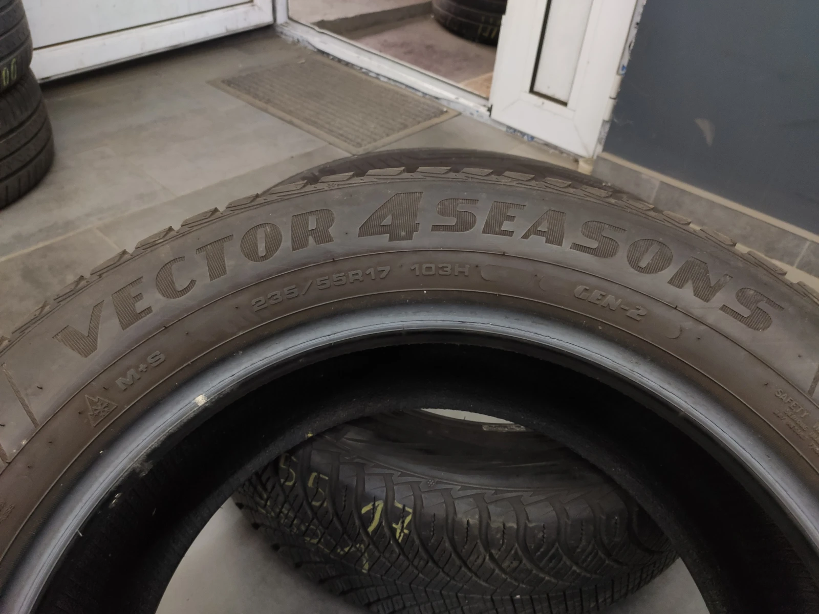  235/55R17 | Mobile.bg   8