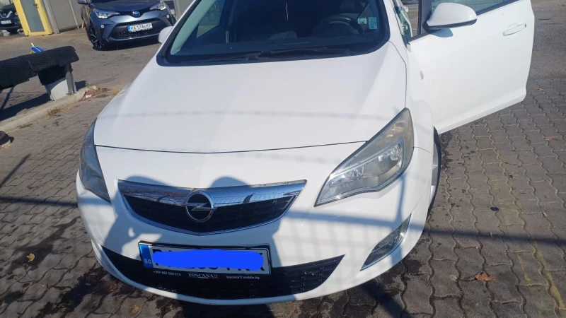 Opel Astra Sport tourer, снимка 1 - Автомобили и джипове - 47928291