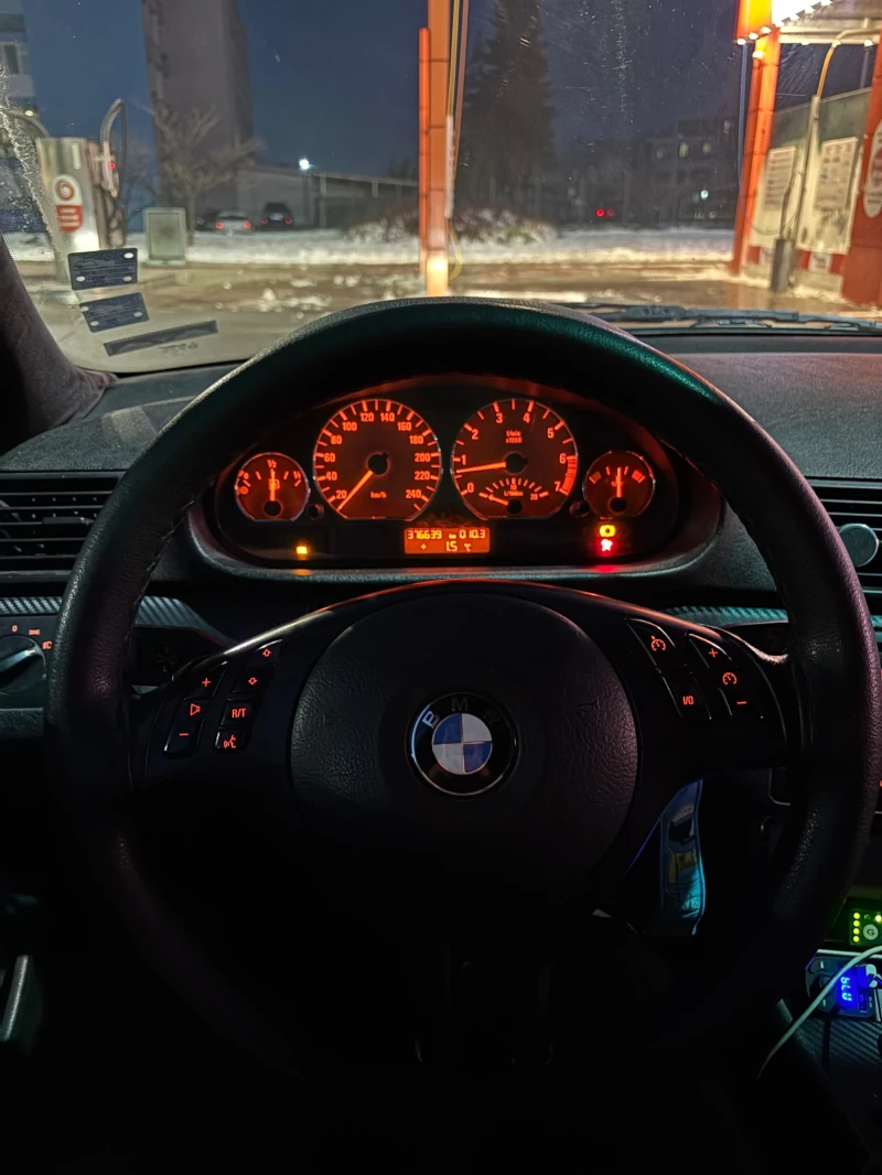 BMW 318 318 2.0 143кс, снимка 10 - Автомобили и джипове - 48758507