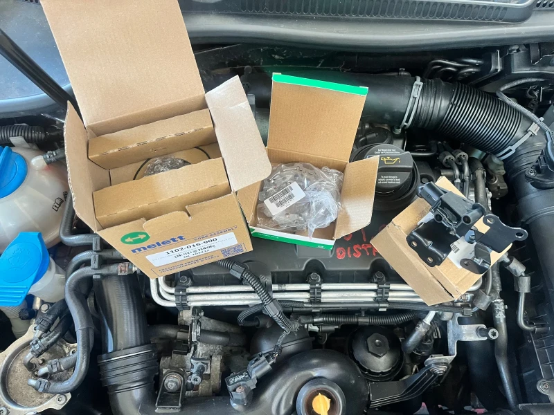 VW Golf BICENTENARY/1.9/BKC/6 ск/GTI PACK/Кожа/Navi/Xenon, снимка 17 - Автомобили и джипове - 51621887