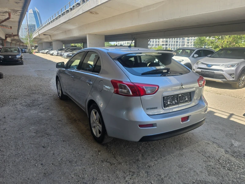 Mitsubishi Lancer 1.5 петфектна, снимка 6 - Автомобили и джипове - 51357731