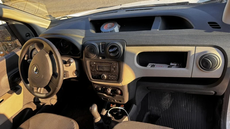 Dacia Dokker, снимка 8 - Автомобили и джипове - 52104684