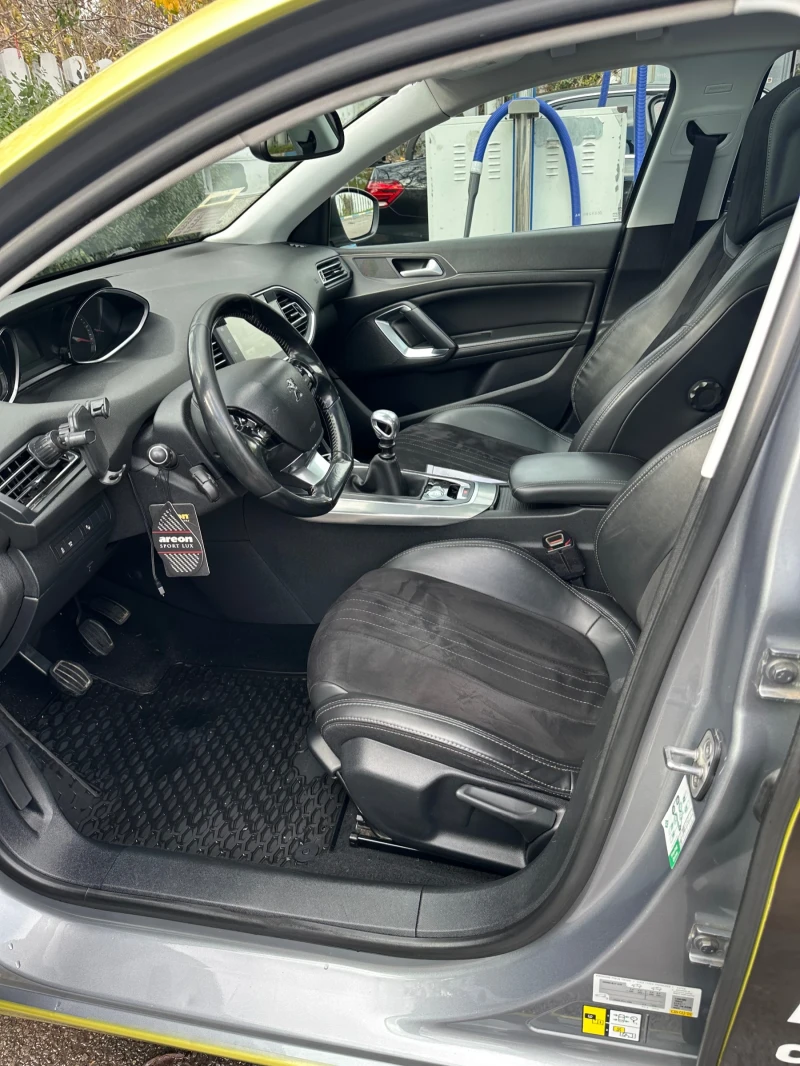 Peugeot 308 Allure/Pano/Full Led//Navi/Keyless/Dis/Hold/Park, снимка 5 - Автомобили и джипове - 52538939