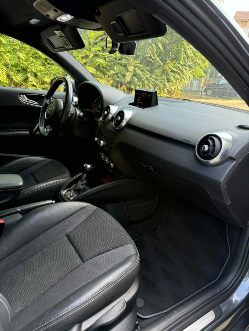 Audi A1 S line  Key less , снимка 8 - Автомобили и джипове - 53015806