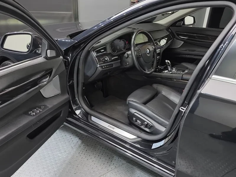 BMW 730, снимка 10 - Автомобили и джипове - 54600940