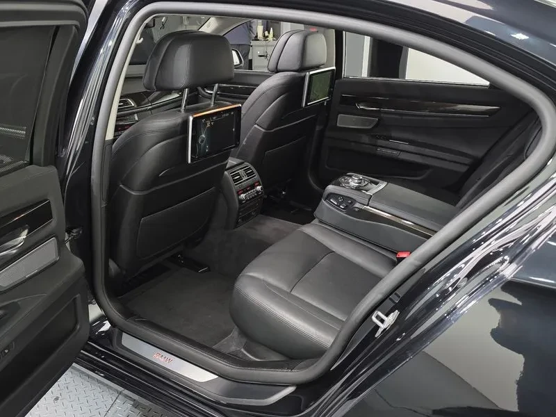 BMW 730, снимка 11 - Автомобили и джипове - 54600940