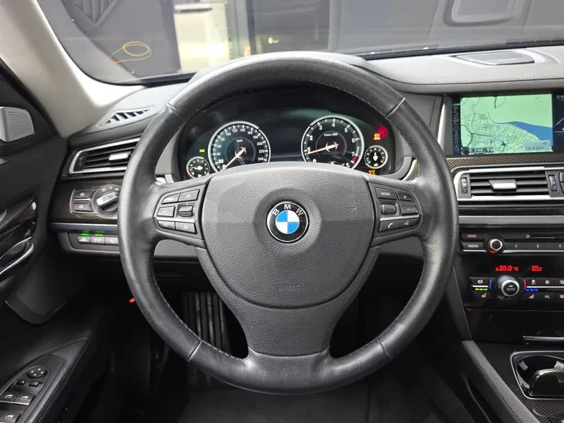 BMW 730, снимка 13 - Автомобили и джипове - 54600940