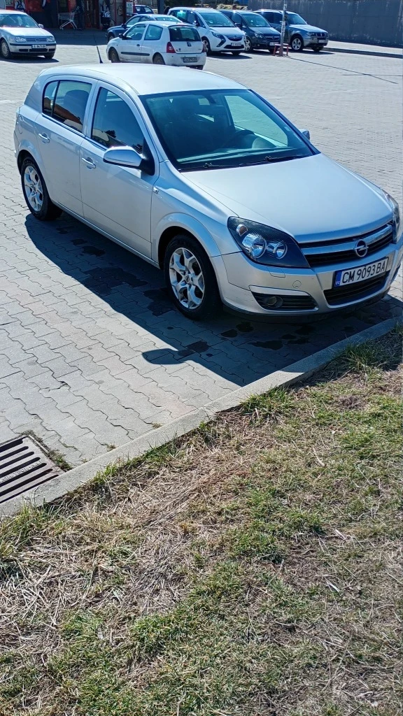 Opel Astra 1.7cdti, снимка 2 - Автомобили и джипове - 55899426