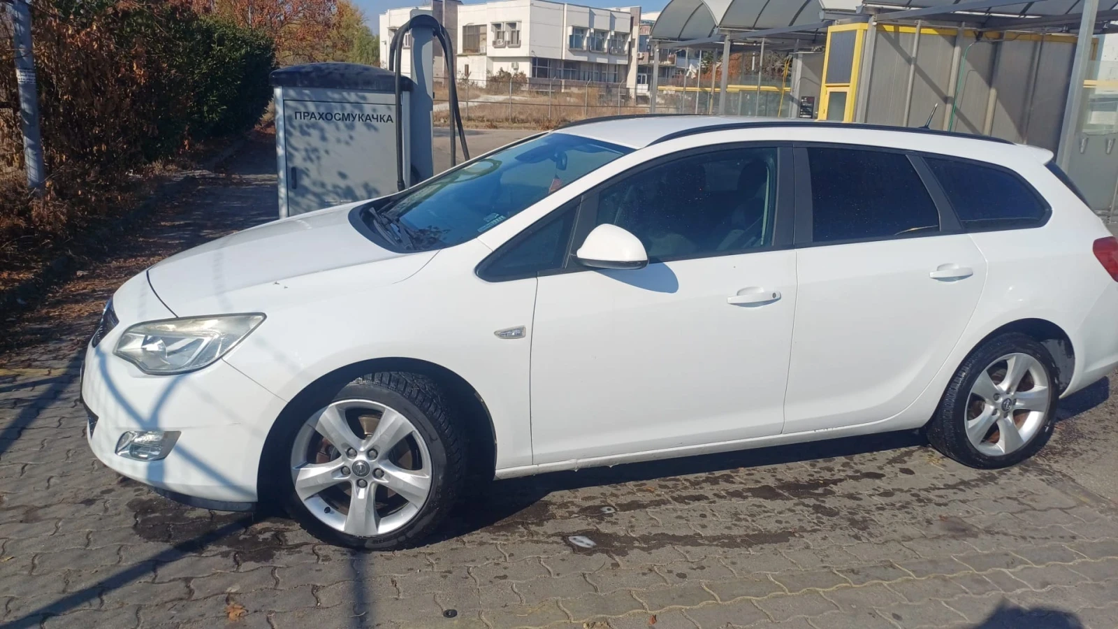 Opel Astra Sport tourer - изображение 10