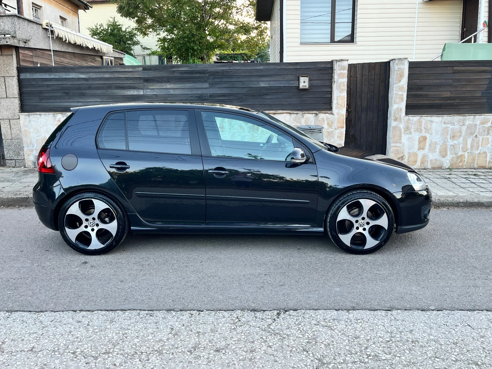 VW Golf BICENTENARY/1.9/BKC/6 ск/GTI PACK/Кожа/Navi/Xenon - изображение 2