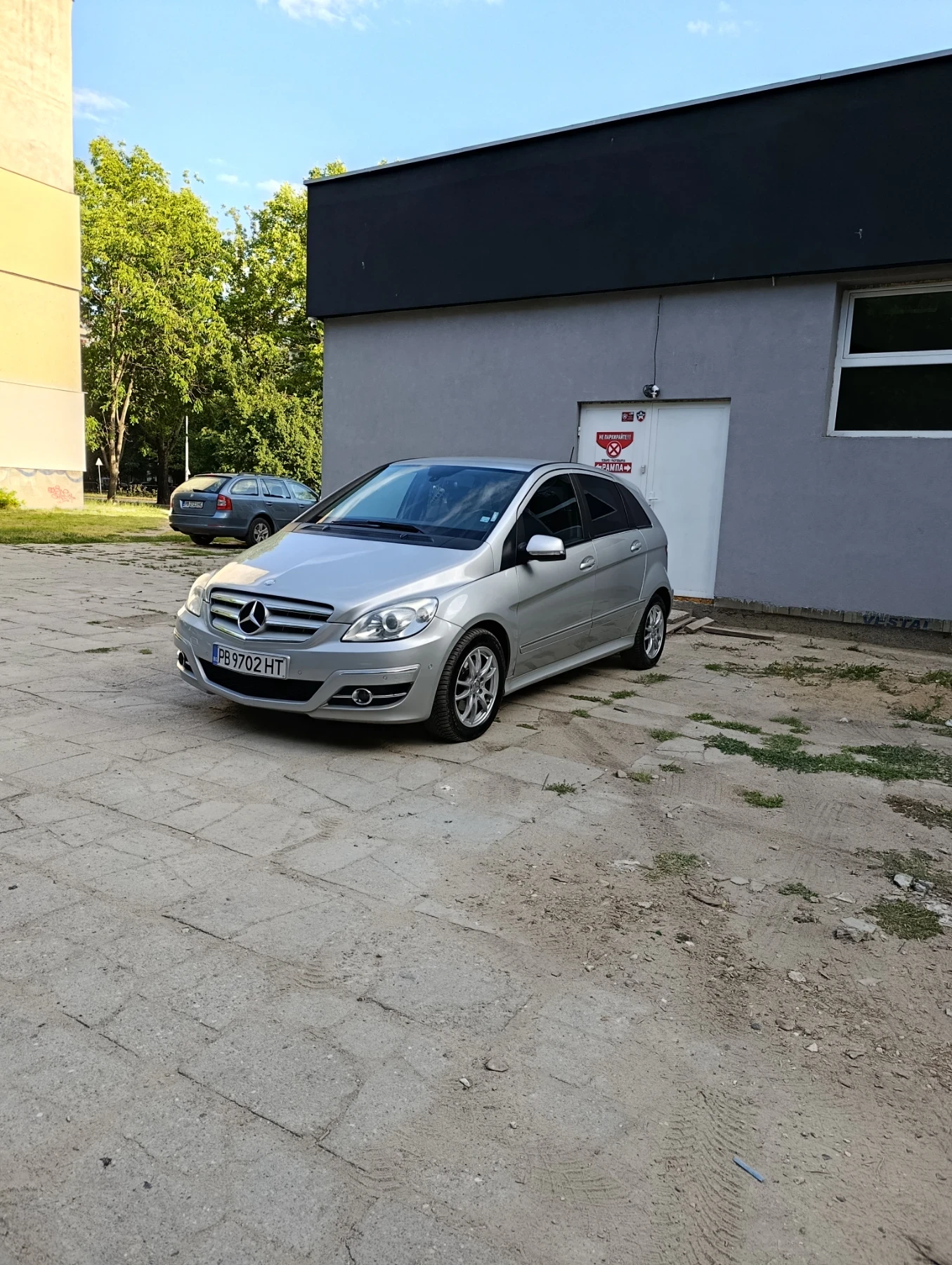 Mercedes-Benz B 200 Перфектен - изображение 2
