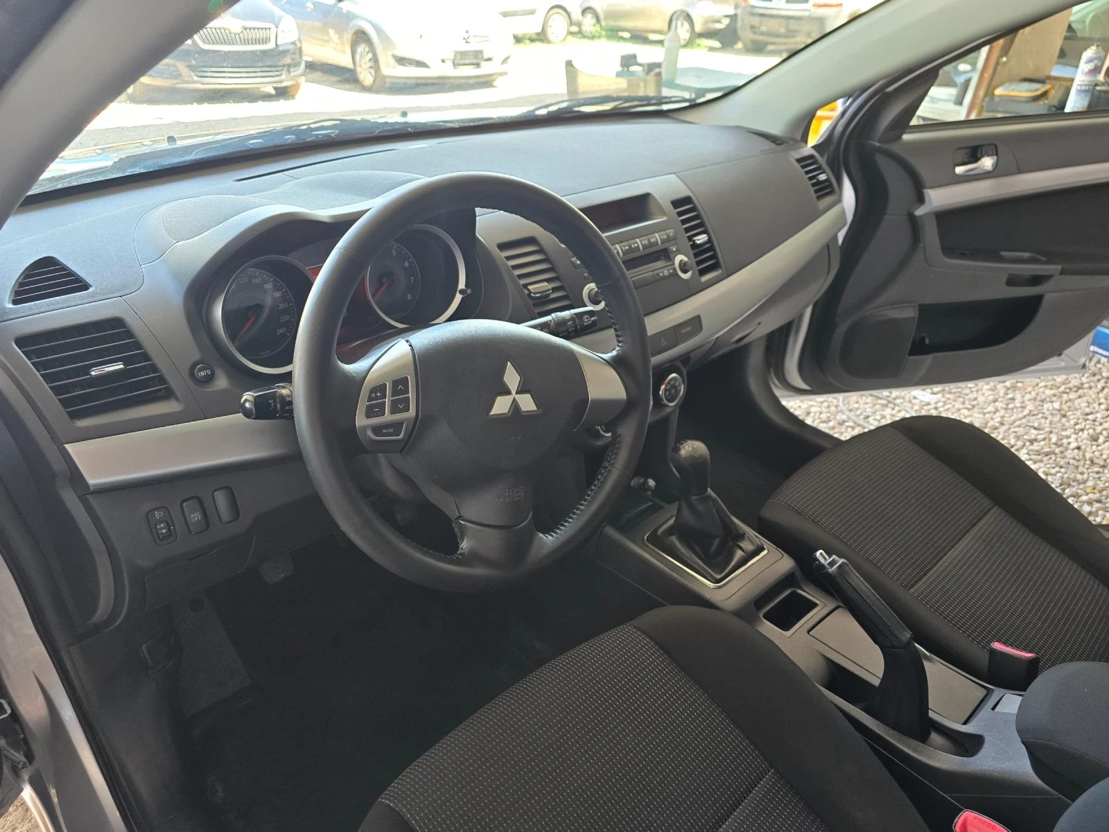 Mitsubishi Lancer 1.5 петфектна - изображение 8