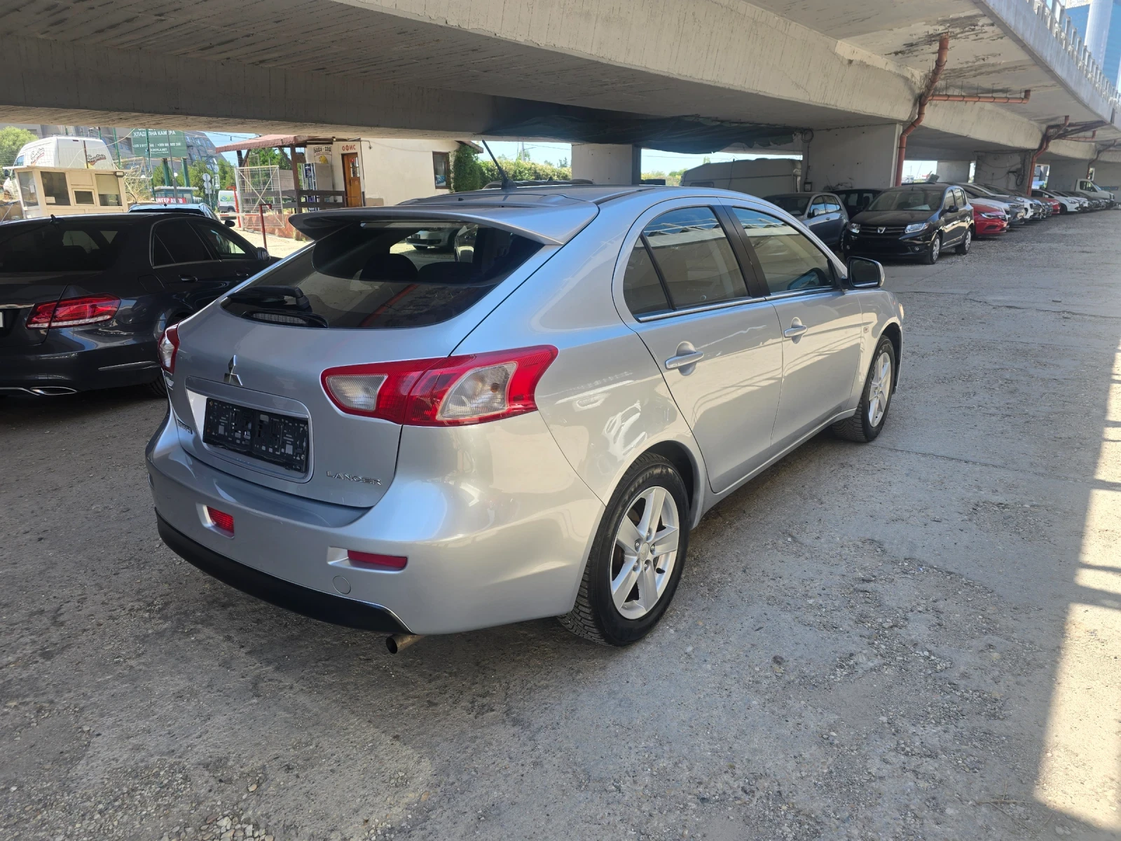 Mitsubishi Lancer 1.5 петфектна - изображение 4