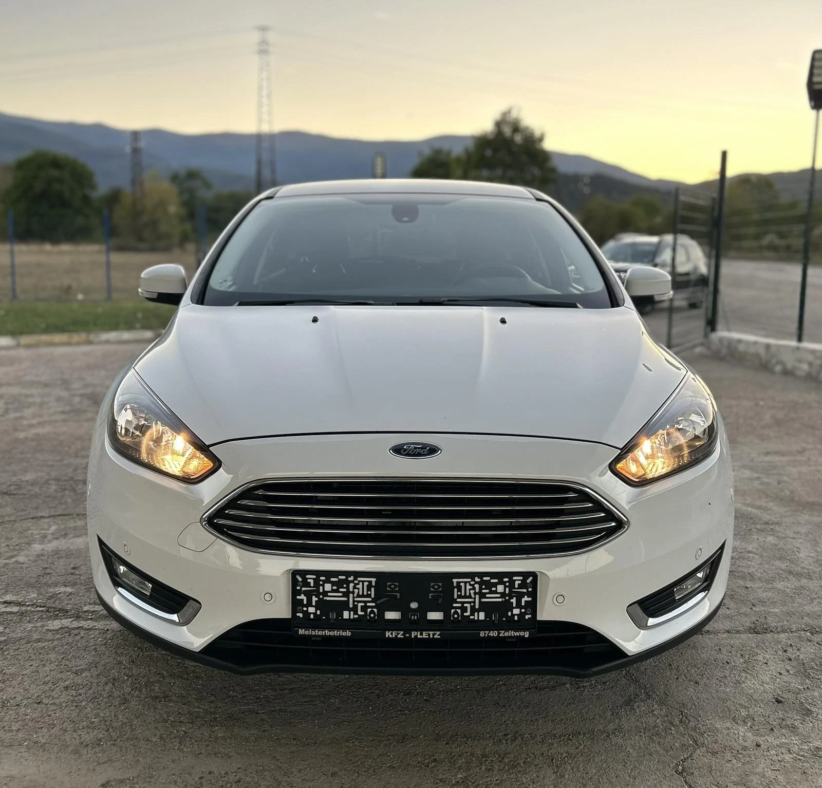 Ford Focus TITANIUM, 2017г, автоматик, 89000км!!! - изображение 2