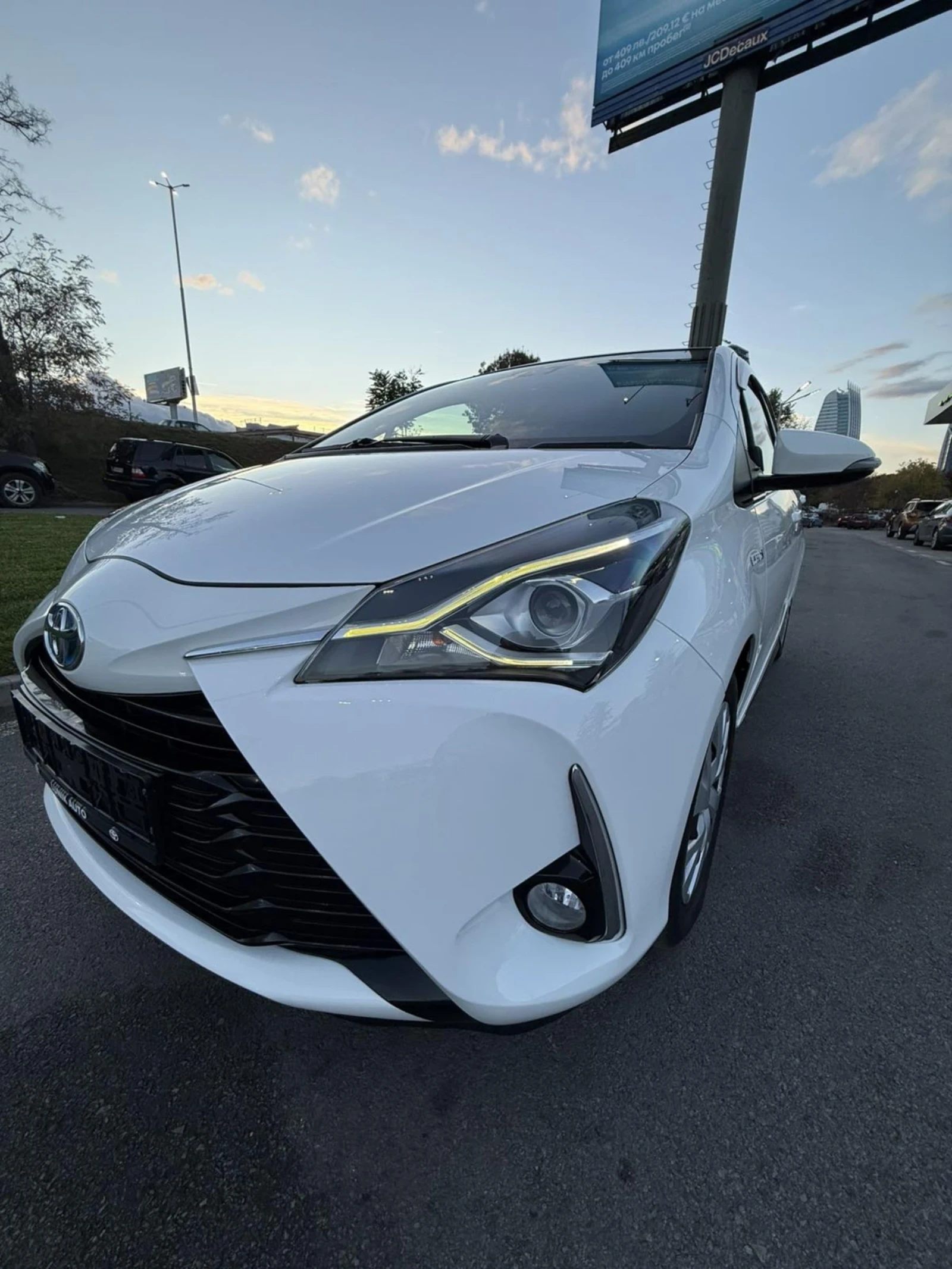 Toyota Yaris HYBRID  | Mobile.bg   5