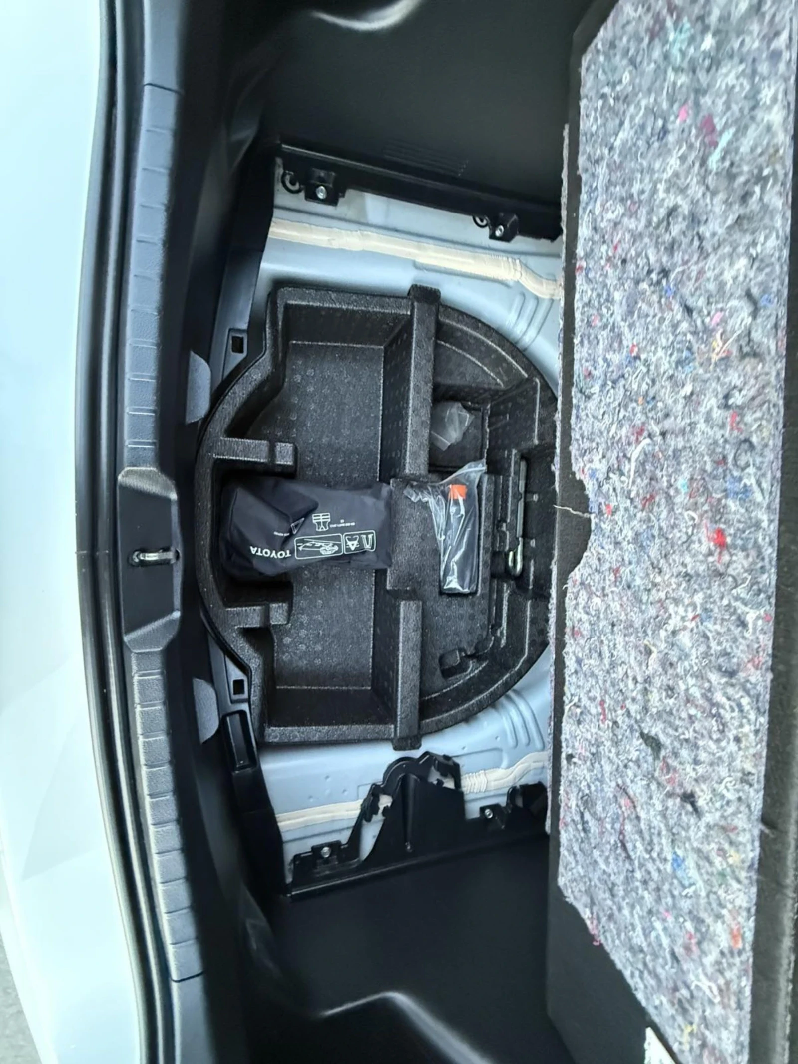 Toyota Yaris HYBRID  | Mobile.bg   14