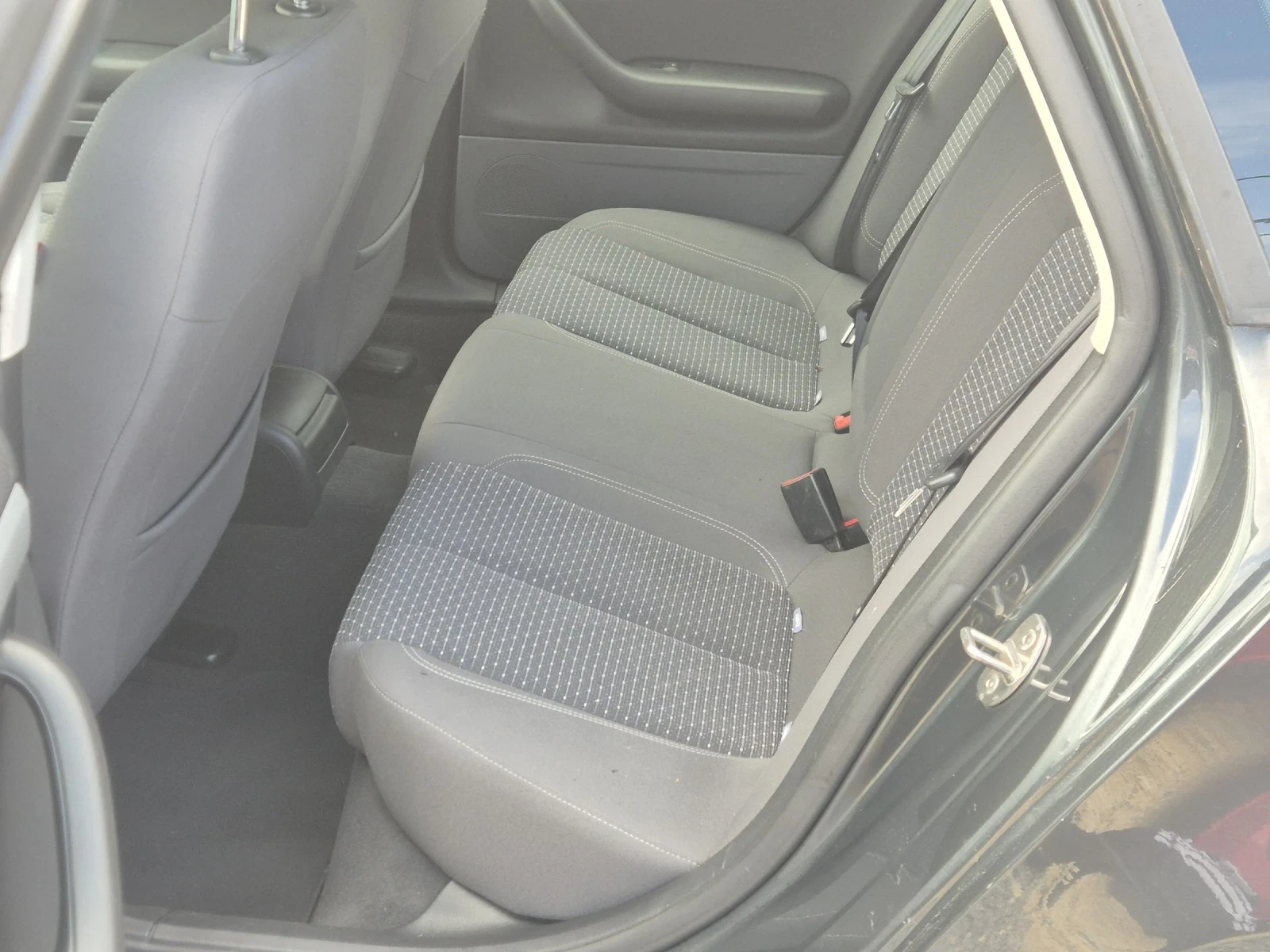 Seat Exeo 2.0TDI, снимка 12 - Автомобили и джипове - 52280707