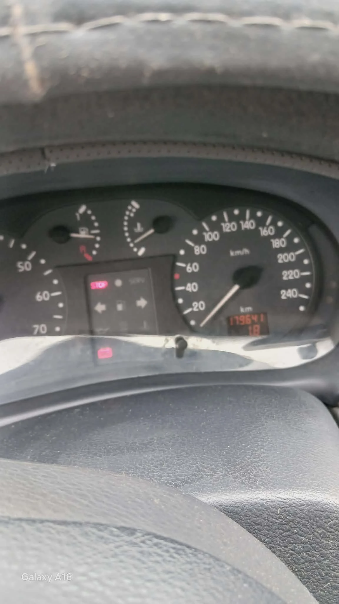 Renault Clio, снимка 6 - Автомобили и джипове - 53748859