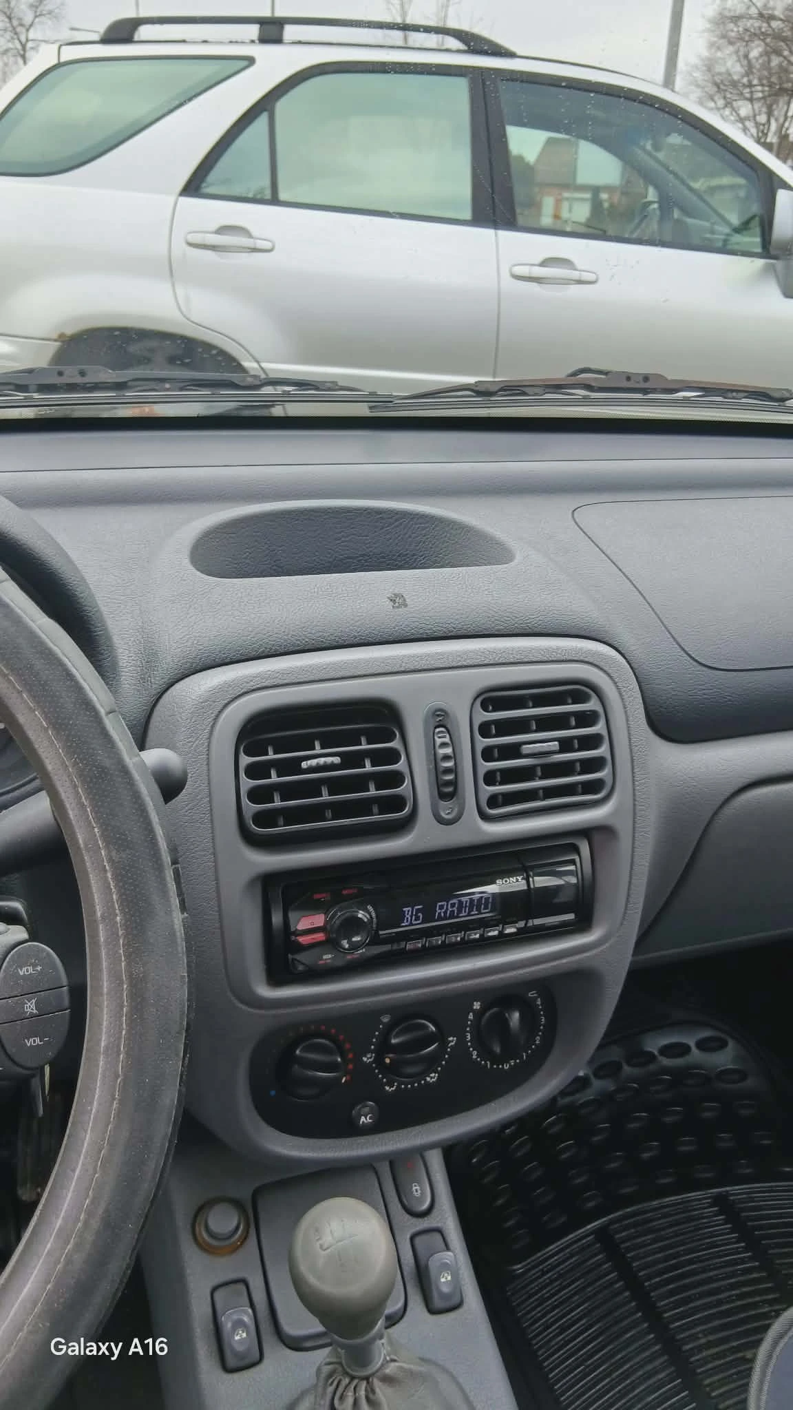 Renault Clio, снимка 5 - Автомобили и джипове - 53748859