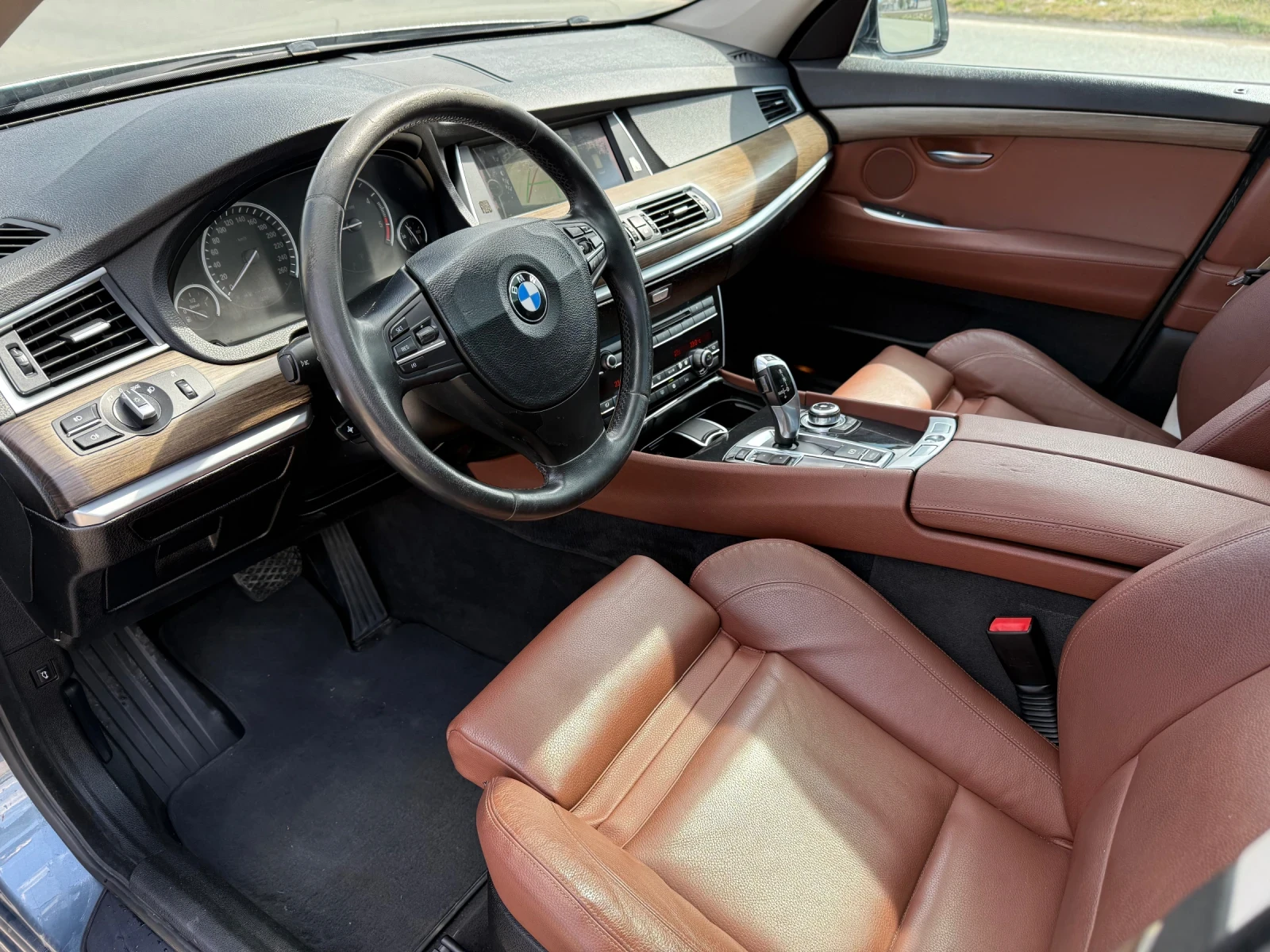 BMW 5 Gran Turismo 3.0xDrive+ 245kc+ BiXenon+ Панорама+ Кожа, снимка 13 - Автомобили и джипове - 53987153