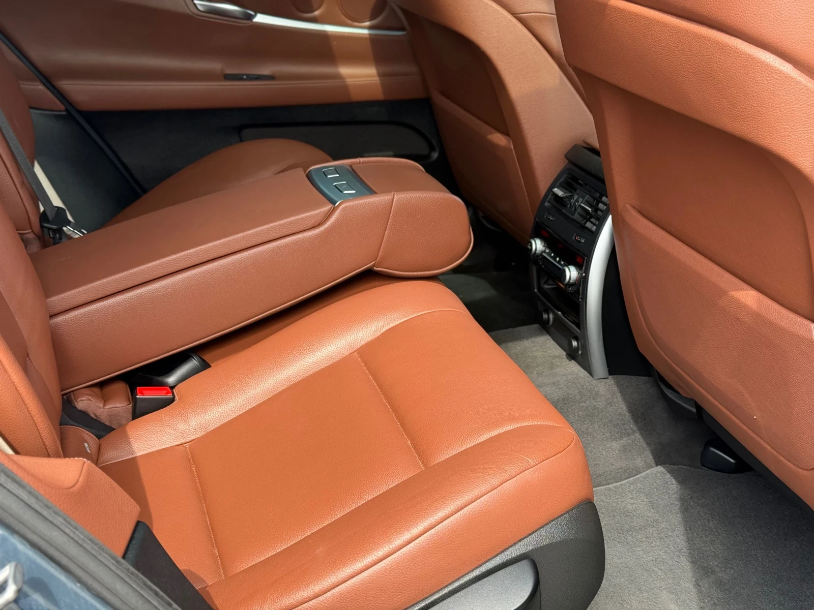 BMW 5 Gran Turismo 3.0xDrive+ 245kc+ BiXenon+ Панорама+ Кожа, снимка 10 - Автомобили и джипове - 53987153